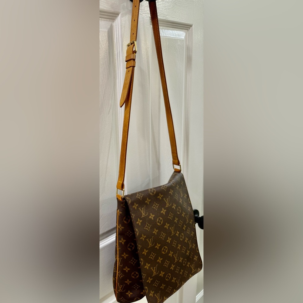 Authentic Louis Vuitton Monogram Musette GM Messenger Crossbody Bag - Picture 2 of 11